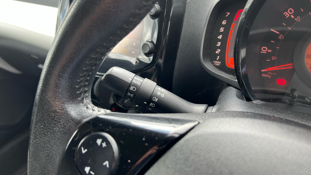 Toyota Aygo Hatchback Blue #16