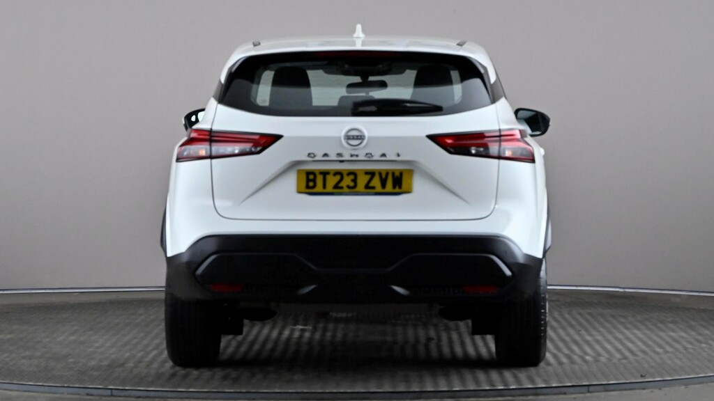 Nissan Qashqai 1.3 Dig-t Mh 158 Acenta Premium White #5