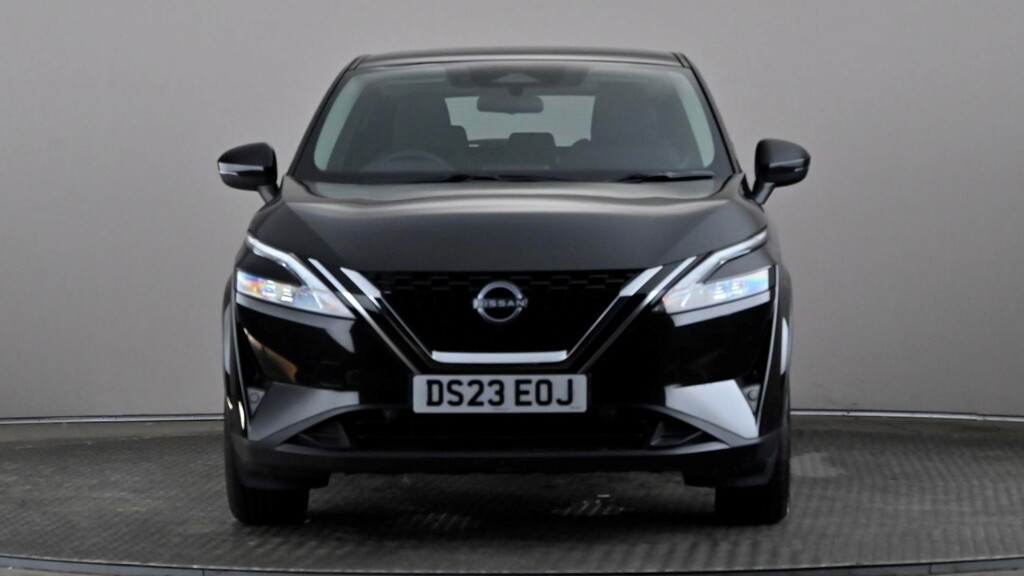 Nissan Qashqai 1.3 Dig-t Mh 158 Acenta Premium Black #2