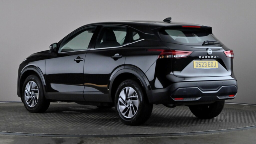 Nissan Qashqai 1.3 Dig-t Mh 158 Acenta Premium Black #4