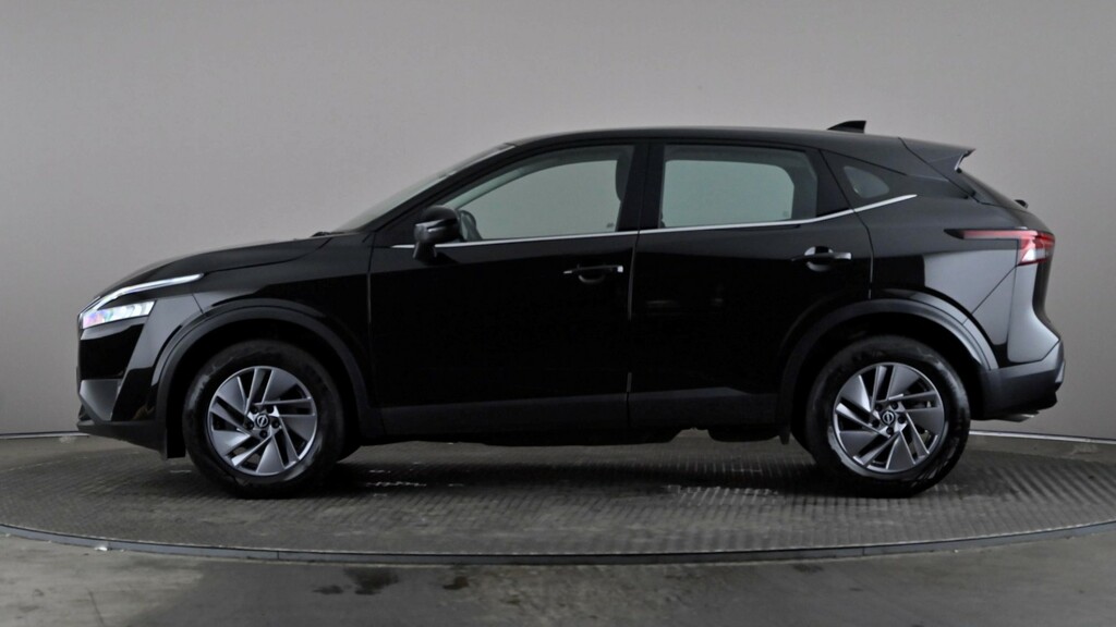 Nissan Qashqai 1.3 Dig-t Mh 158 Acenta Premium Black #3