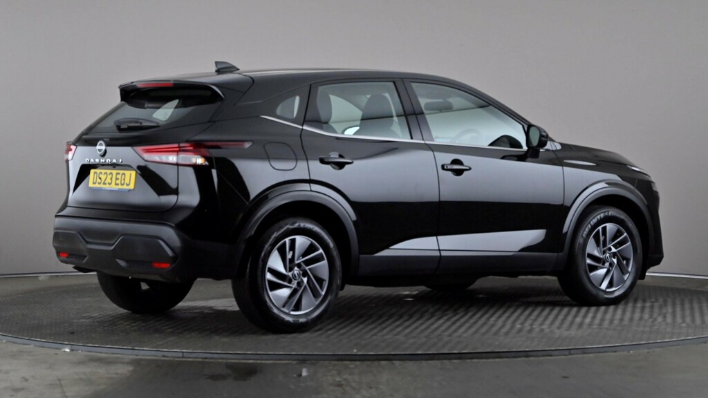 Nissan Qashqai 1.3 Dig-t Mh 158 Acenta Premium Black #6