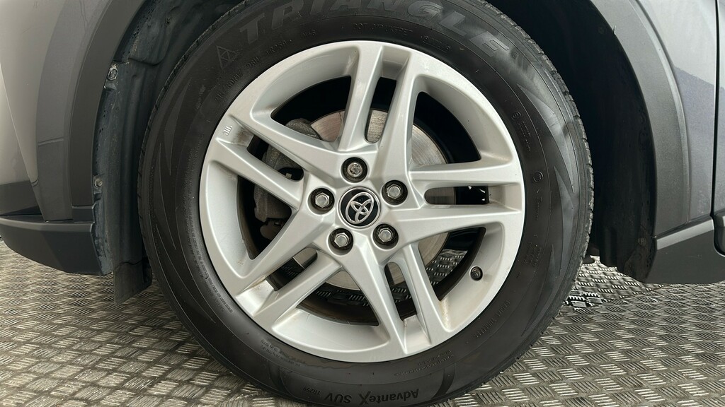 Toyota C-Hr Design White #19