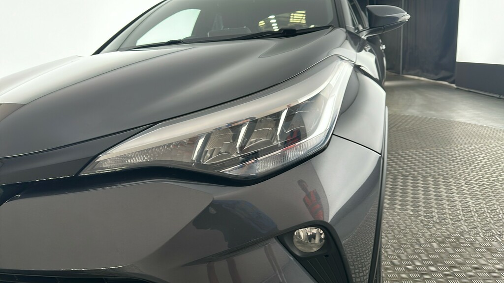 Toyota C-Hr Design White #20