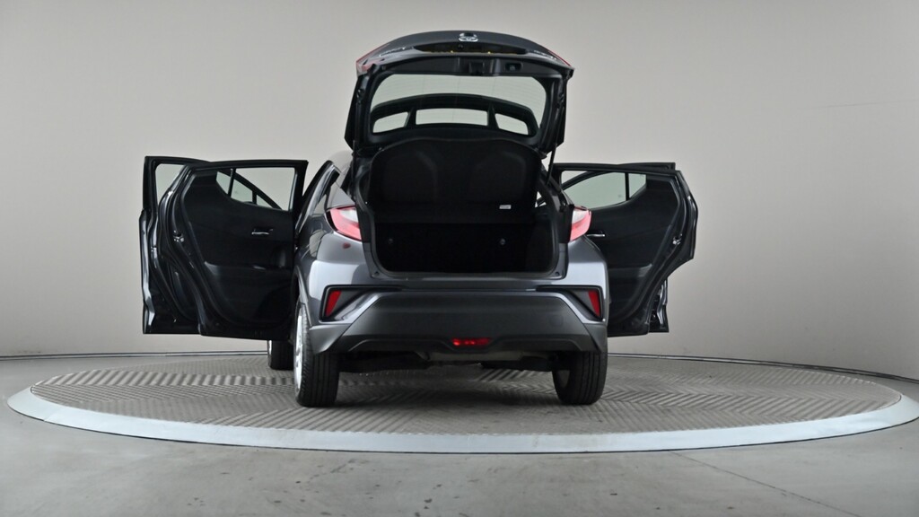 Toyota C-Hr Design White #11