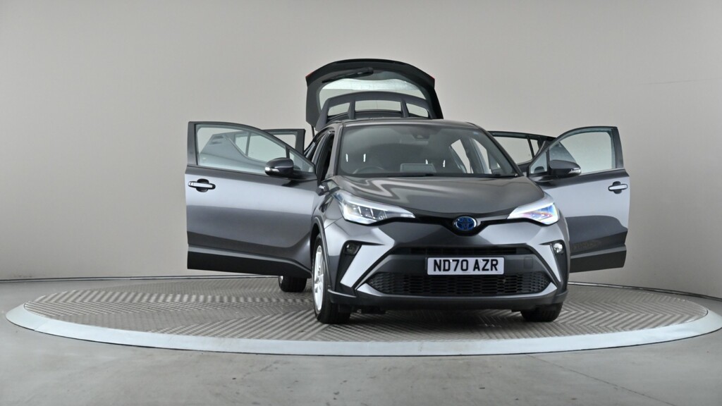Toyota C-Hr Design White #8