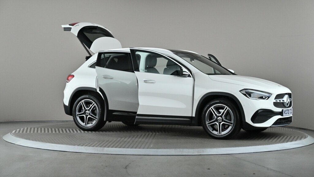 Mercedes-Benz GLA Class 220D 4Matic Amg Line Premium Plus Red #7