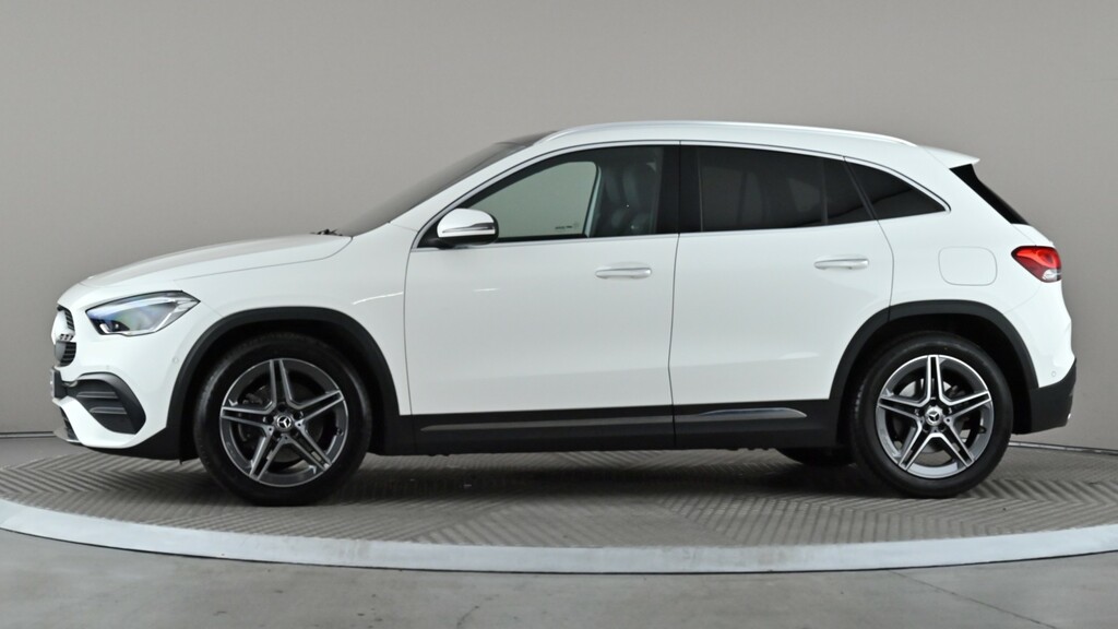 Mercedes-Benz GLA Class Gla 220D 4Matic Amg Line Premium Plus White #3