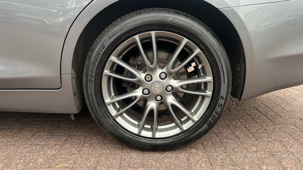 Infiniti Q50 Sport D White #10