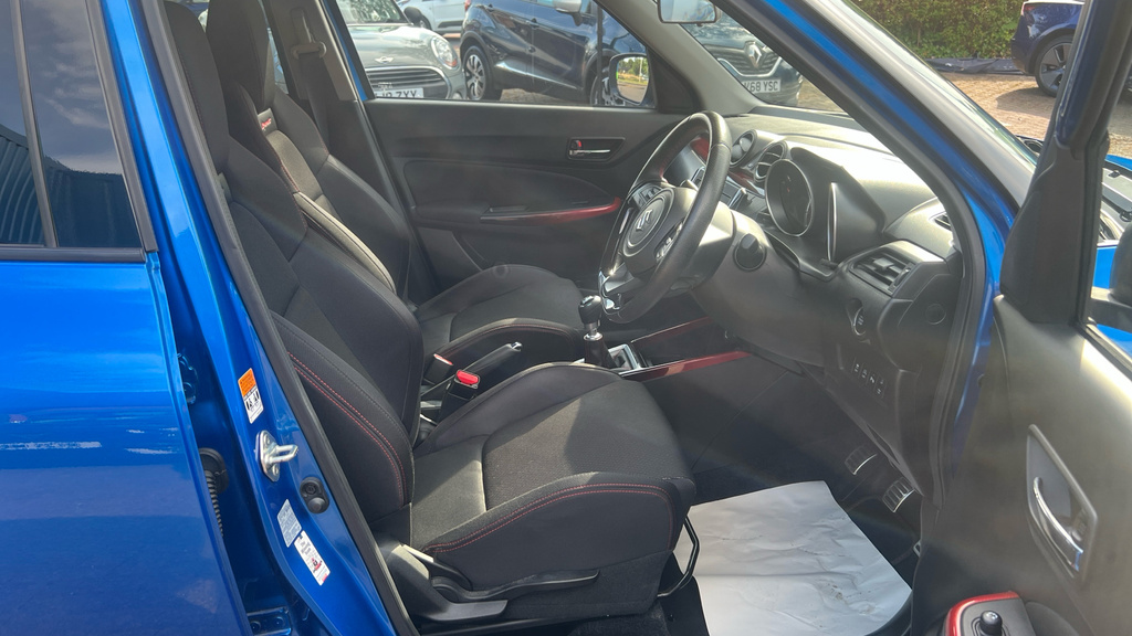Suzuki Swift 1.0 Boosterjet Shvs Sz5 Red #16