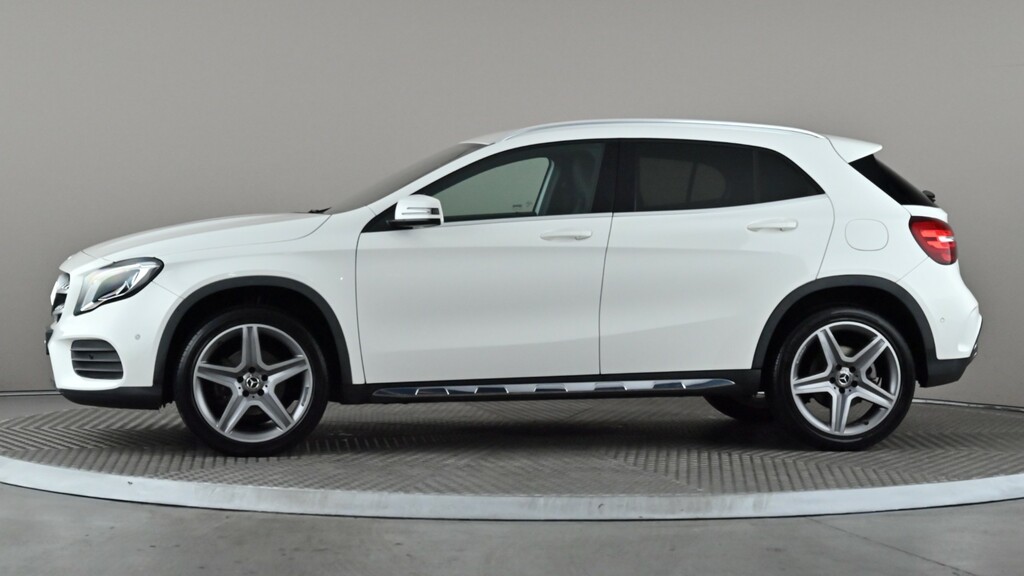 Mercedes-Benz GLA Class Gla 180 Amg Line Edition OV69XDY White #3