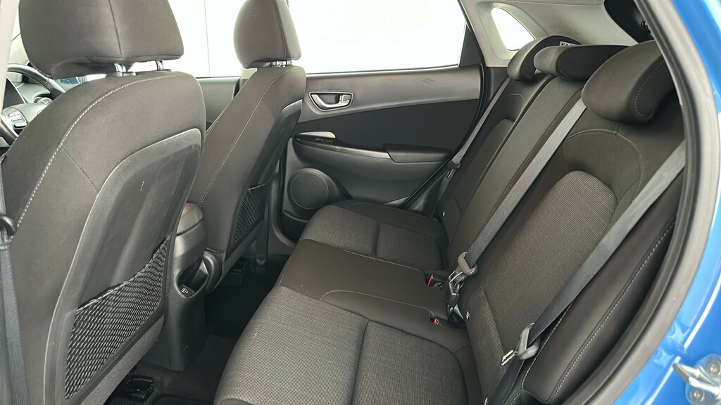 Hyundai Kona Premium Red #18