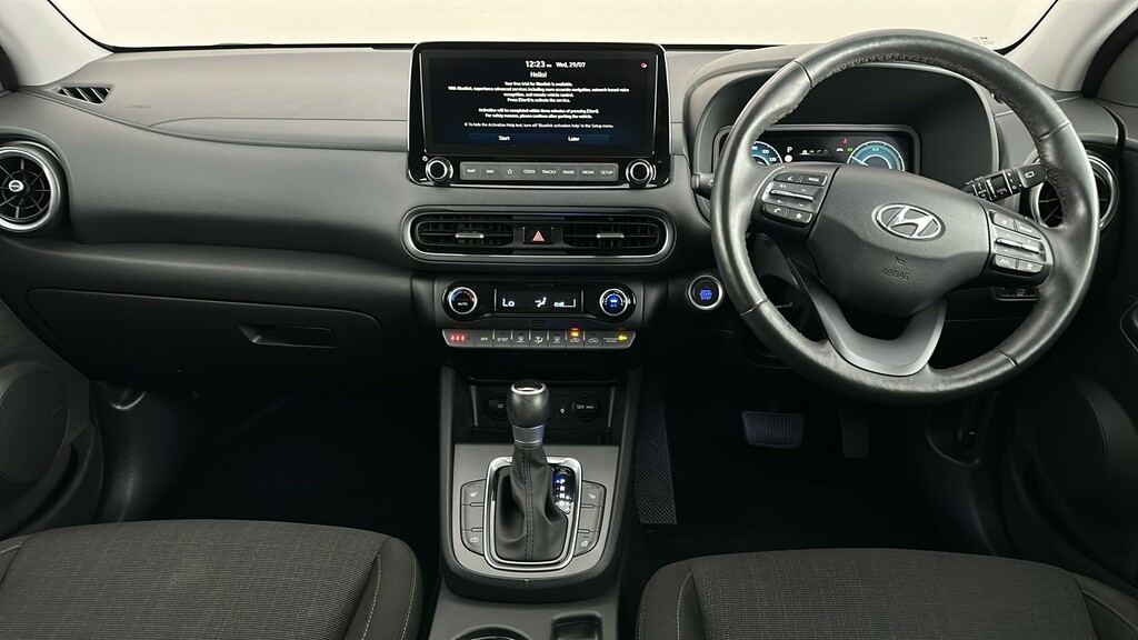Hyundai Kona Premium Red #13