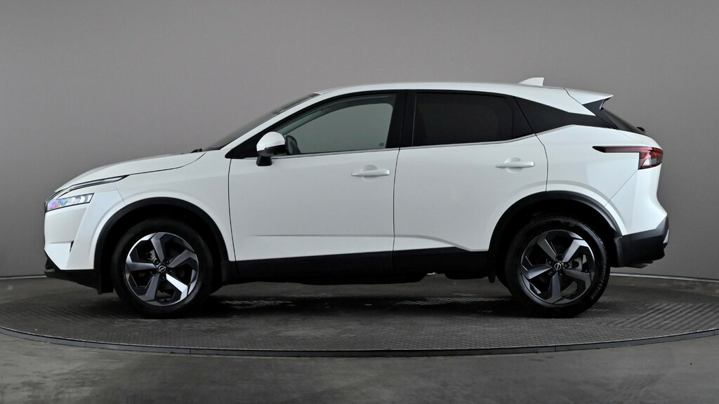 Nissan Qashqai 1.3 Dig-t Mh 158 N-connecta Xtronic White #3