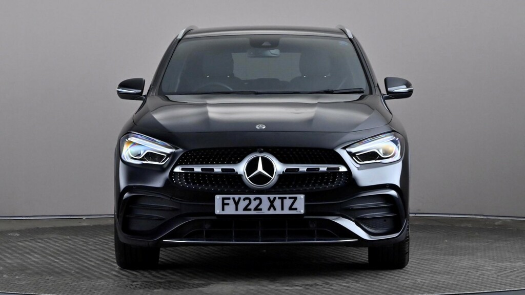 Mercedes-Benz GLA Class Gla 200 Amg Line Premium Black #2