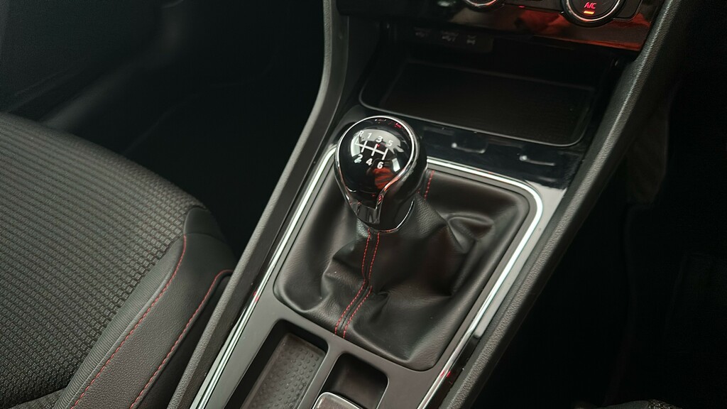 Seat Leon Hatch Fr 1.5 Tsi Evo 130 6-Speed Red #24