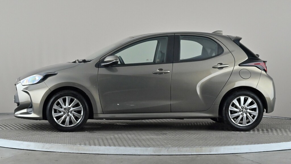 Toyota Yaris 1.5 Hybrid Icon Cvt Brown #3