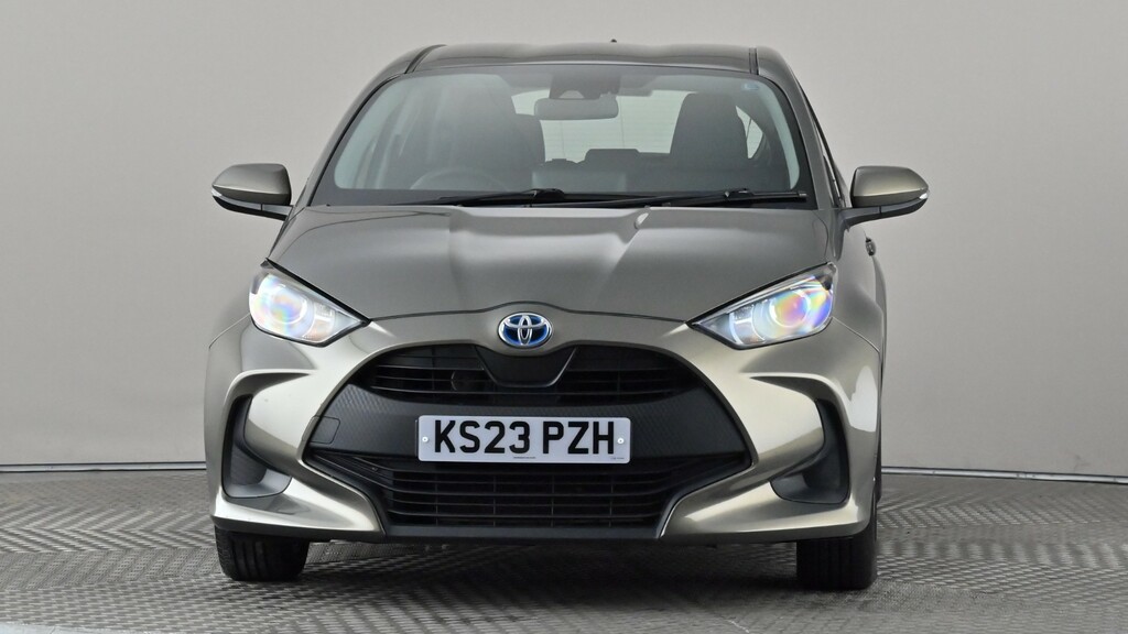 Toyota Yaris 1.5 Hybrid Icon Cvt Brown #2
