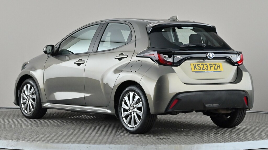 Toyota Yaris 1.5 Hybrid Icon Cvt Brown #4