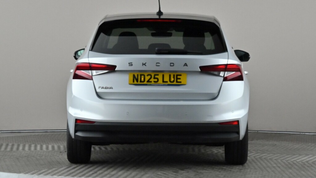 Skoda Fabia 1.0 Tsi Design Edition Silver #5