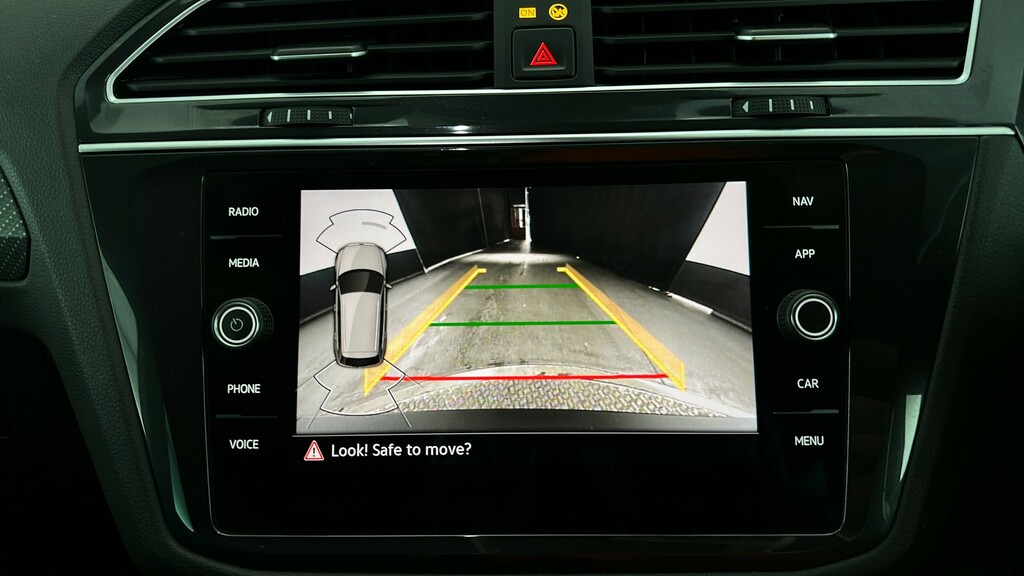 Volkswagen Tiguan Elegance Black #26