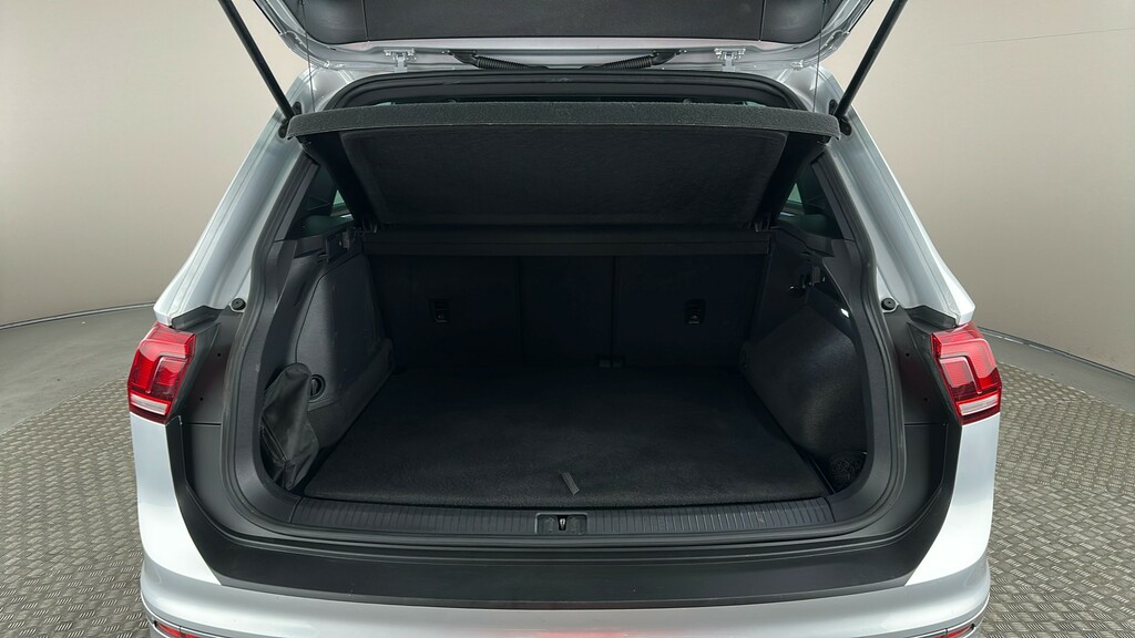 Volkswagen Tiguan Elegance Black #22