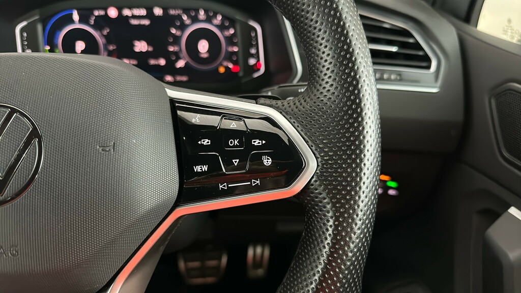 Volkswagen Tiguan Elegance Black #31