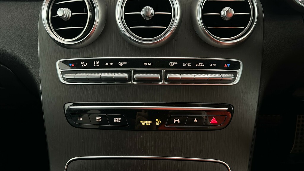 Mercedes-Benz GLC Class Glc 300 Amg Line 4Matic Black #27