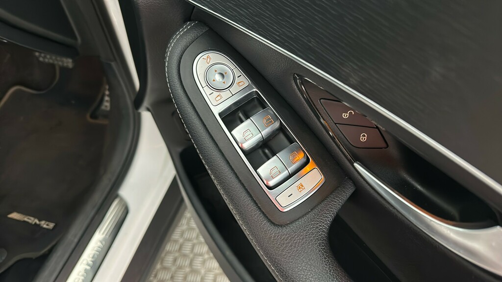 Mercedes-Benz GLC Class Glc 300 Amg Line 4Matic Black #33