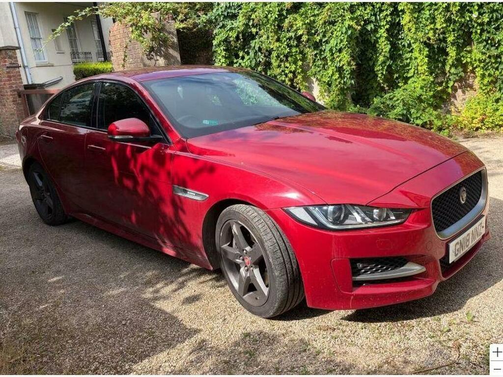 Jaguar XE 2.0I R-sport Euro 6 Ss Red