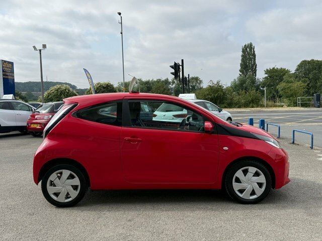 Toyota Aygo 1.0 Vvt-i X-play Hatchback Euro Red #5