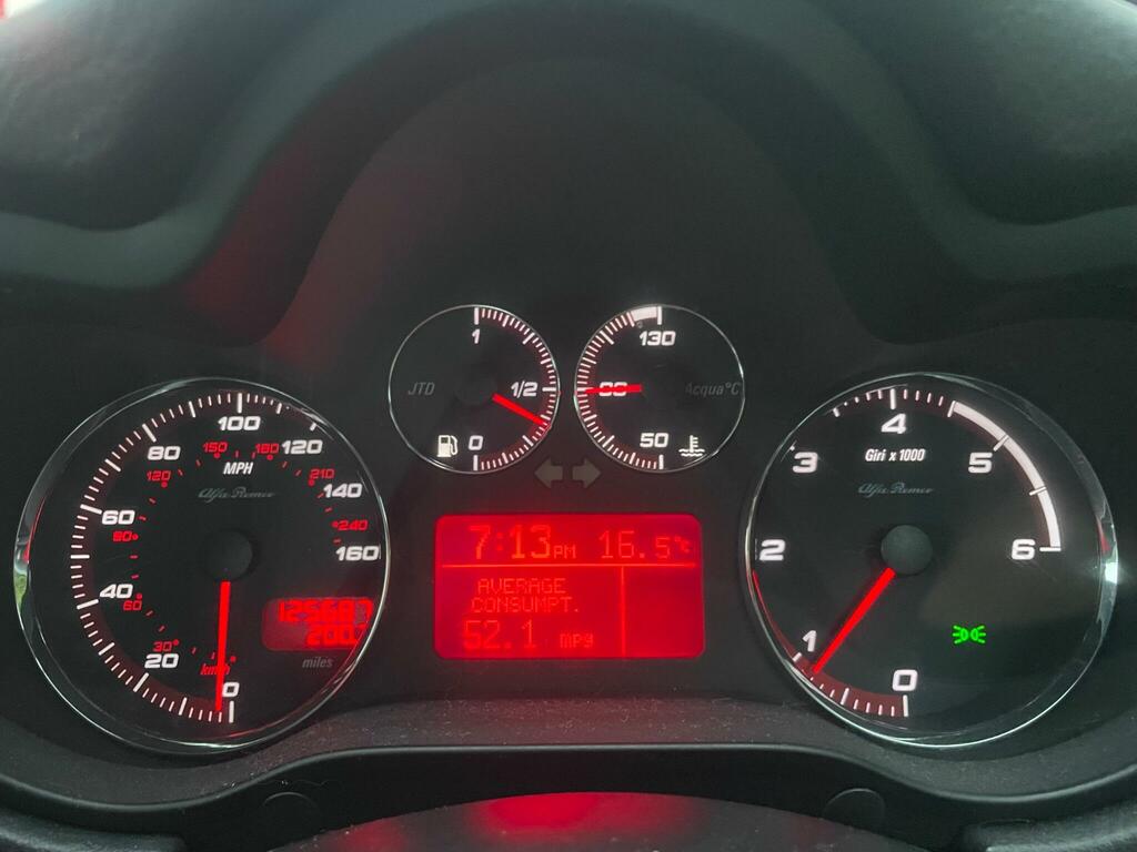 Alfa Romeo 147 1.6 T.spark Collezione  #24
