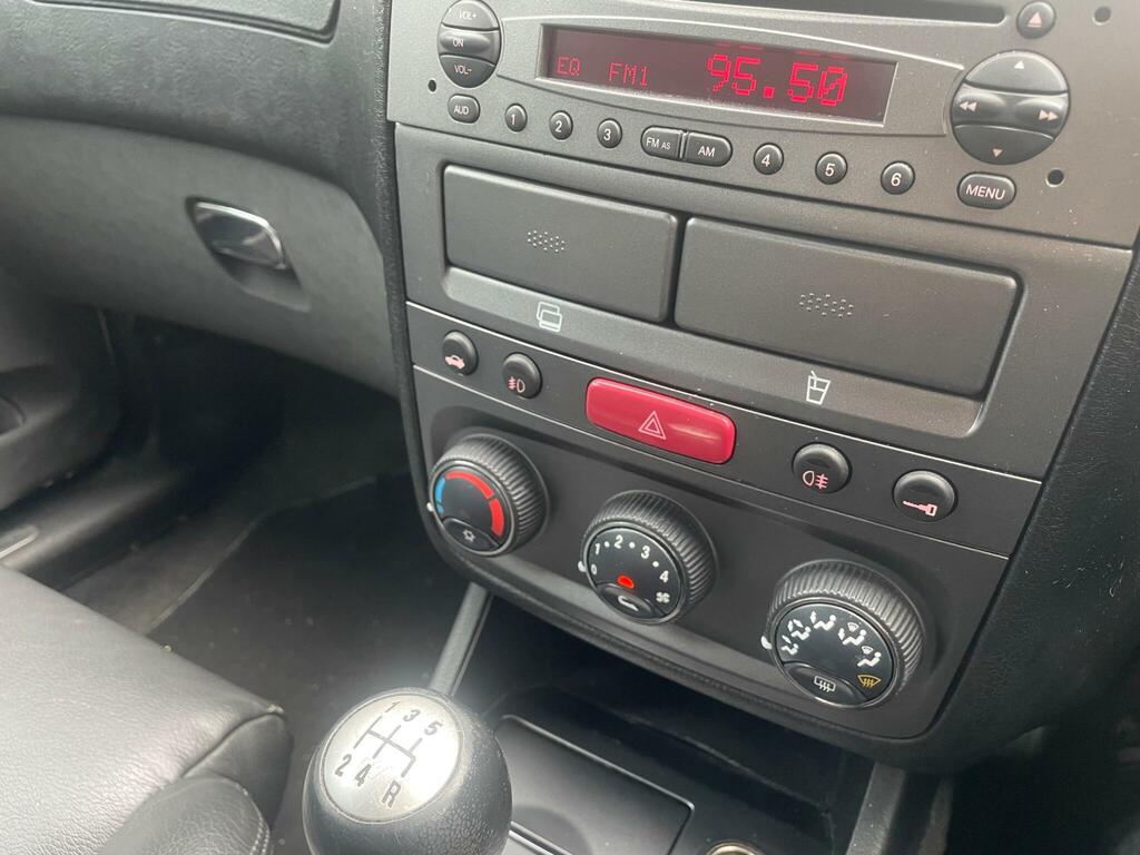 Alfa Romeo 147 1.6 T.spark Collezione  #25
