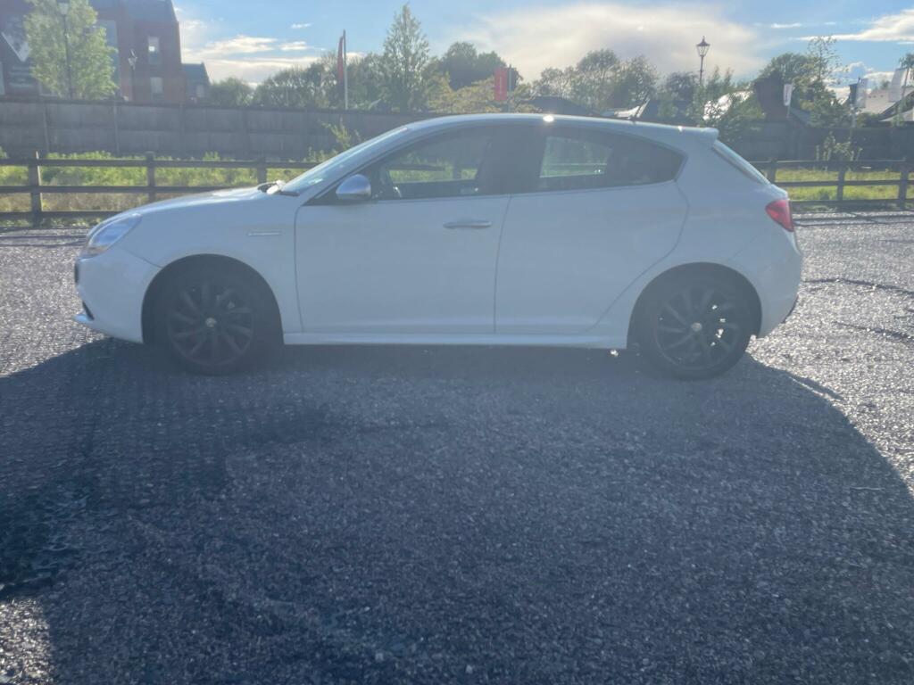 Alfa Romeo Giulietta Veloce White #4