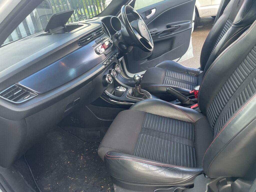 Alfa Romeo Giulietta 1.4 Tb Turismo Euro 5 Ss Black #16