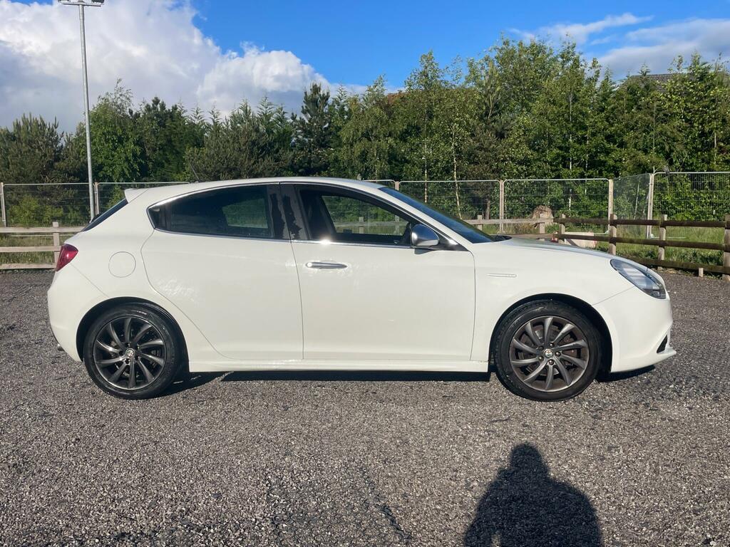 Alfa Romeo Giulietta Veloce White #3