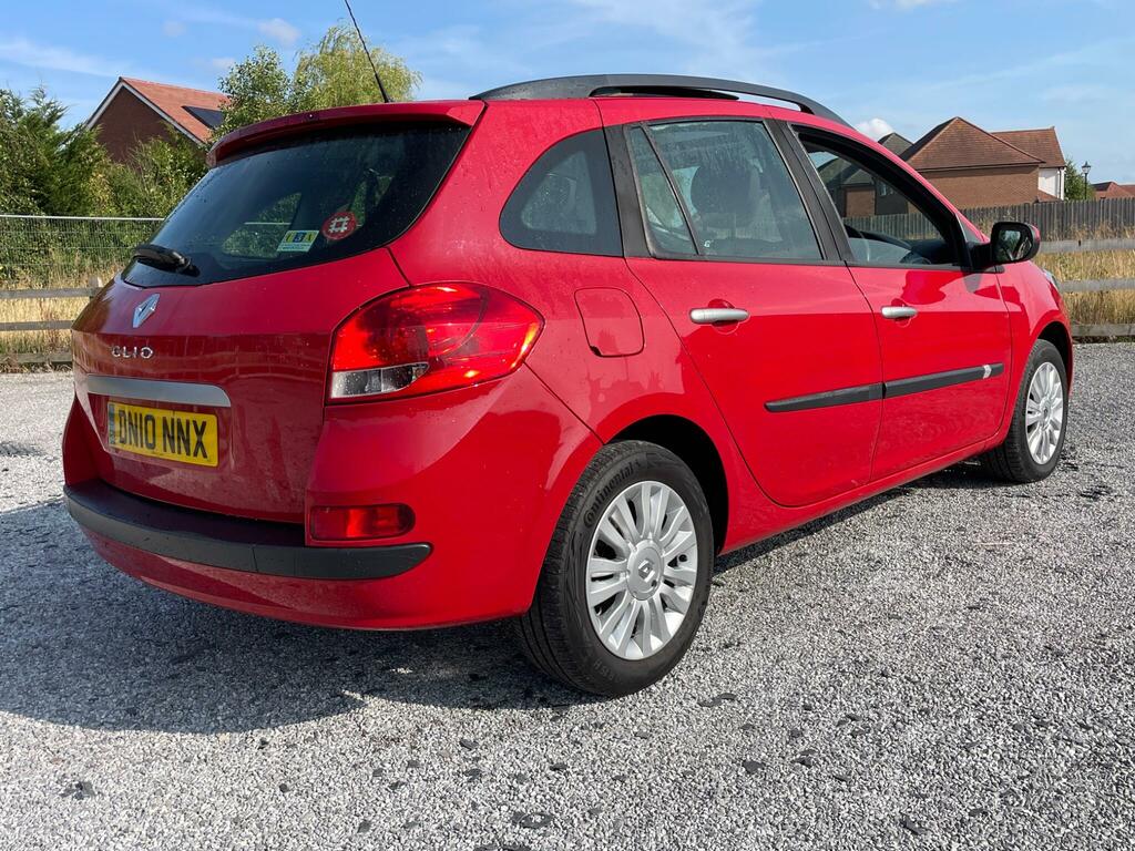 Renault Clio 1.6 Vvt Expression Sport Tourer Red #4