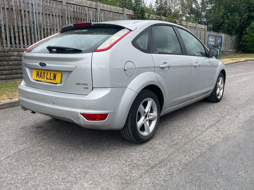 Ford Focus Zetec Silver #5