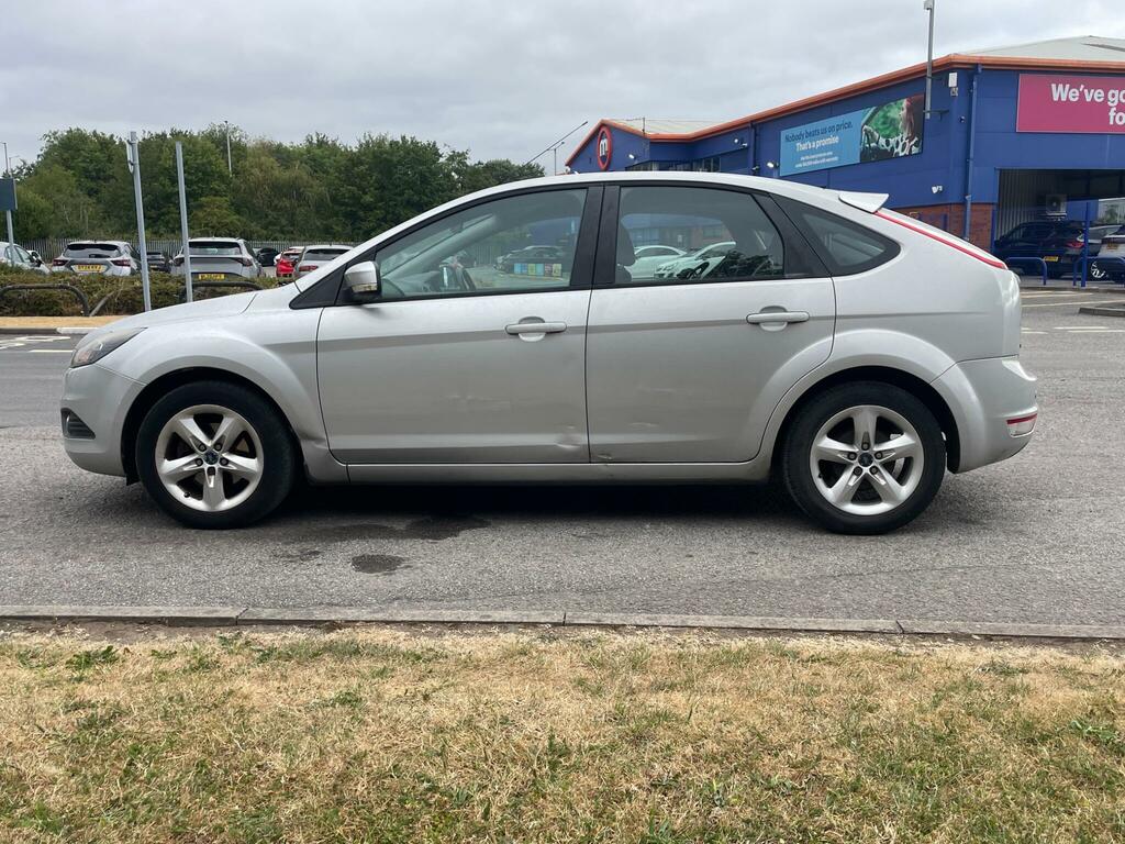 Ford Focus Zetec Silver #6