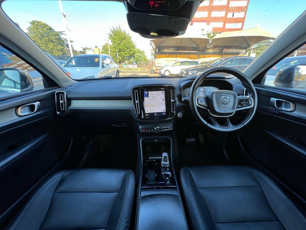 Volvo XC40 1.5 T3 Inscription Euro 6 Ss DU69NZW Blue #2