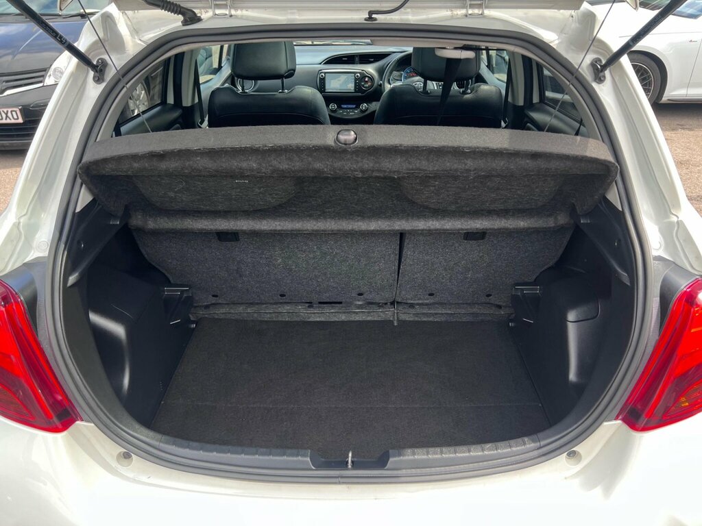 Toyota Yaris 1.5 Vvt-h Excel E-cvt Euro 6 15In Alloy Silver #33