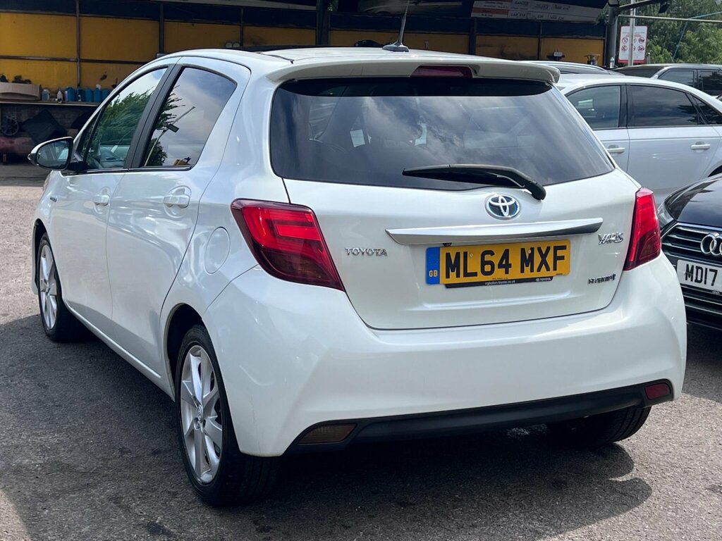 Toyota Yaris 1.5 Vvt-h Excel E-cvt Euro 6 15In Alloy Silver #13