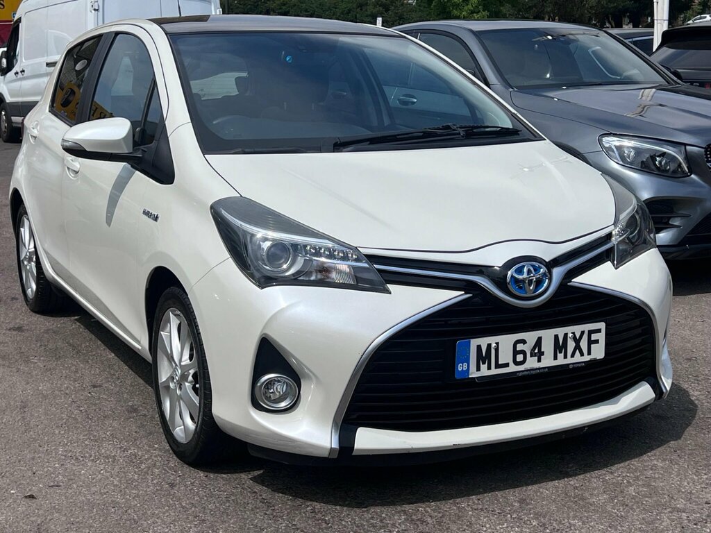 Toyota Yaris 1.5 Vvt-h Excel E-cvt Euro 6 15In Alloy Silver #1