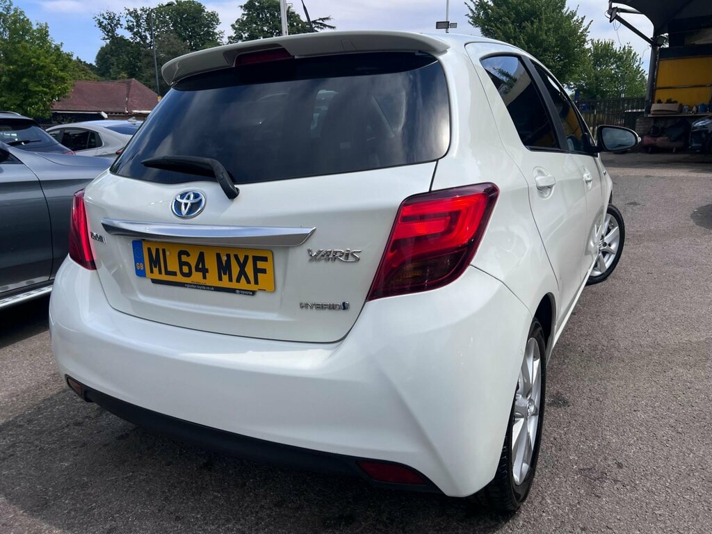 Toyota Yaris 1.5 Vvt-h Excel E-cvt Euro 6 15In Alloy Silver #10