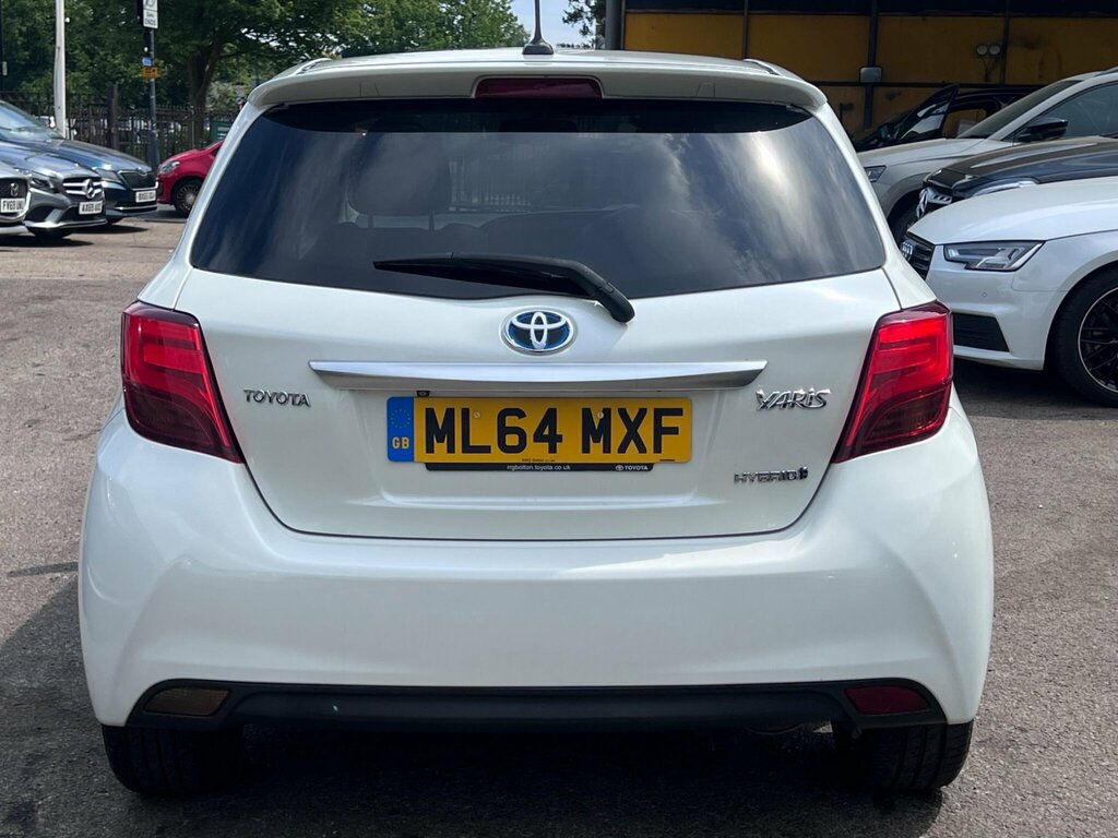 Toyota Yaris 1.5 Vvt-h Excel E-cvt Euro 6 15In Alloy Silver #12