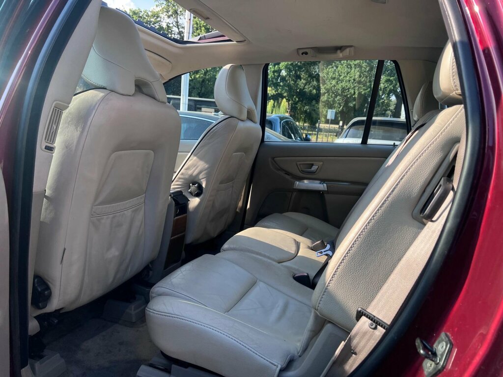 Volvo XC90 2.4 D5 Se - 7 Seater Silver #32