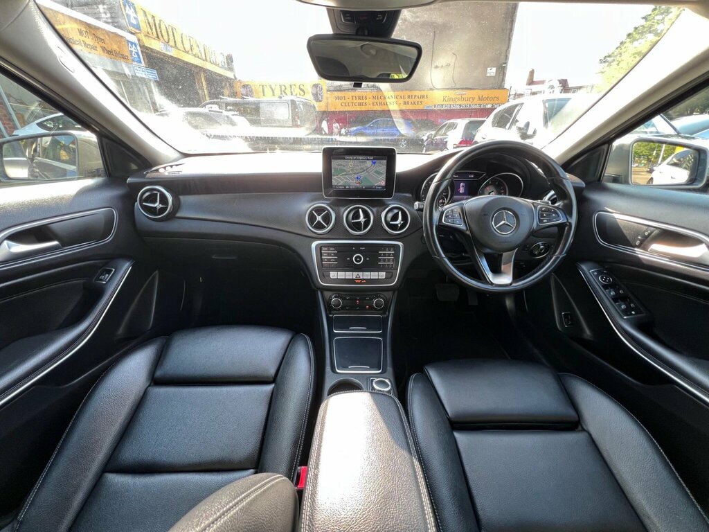 Mercedes-Benz GLA Class 1.6 Gla200 Se Executive 7G-dct Euro 6 Ss Grey #2