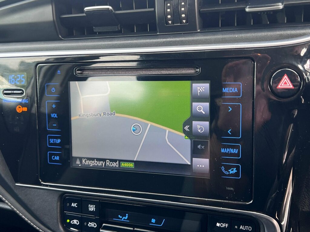 Toyota Auris Hatchback Grey #15