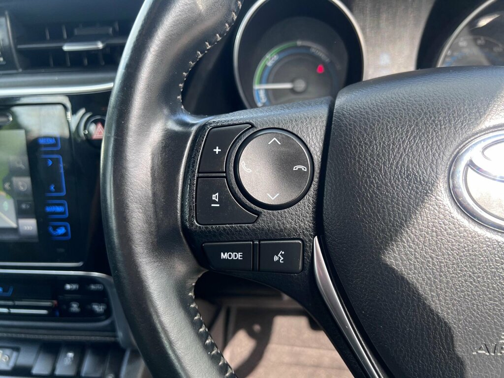 Toyota Auris Hatchback Grey #18