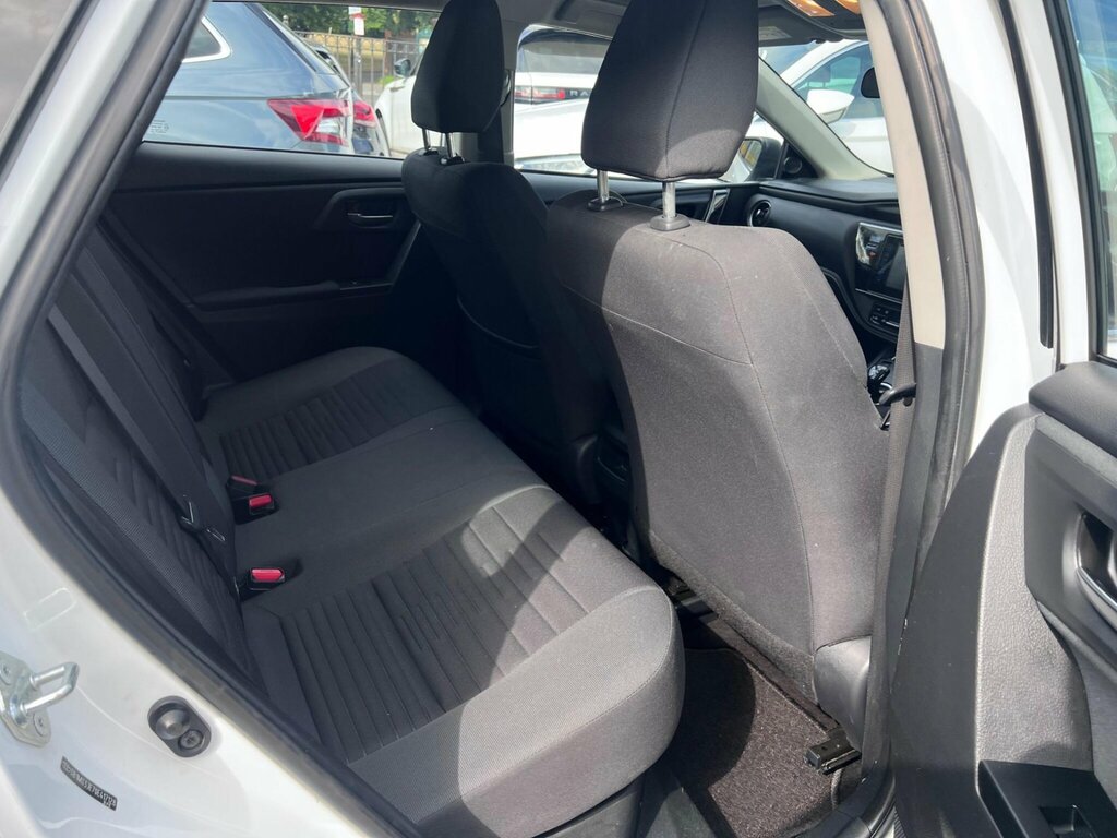 Toyota Auris Hatchback Grey #23